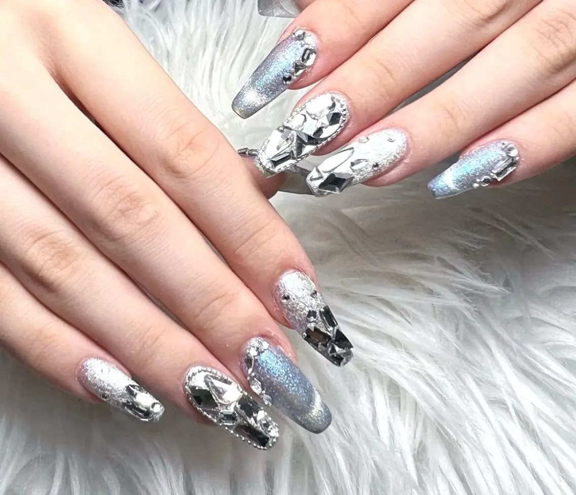 ネイル 成人式 韓国ネイル オフィスネイル ハンドネイル ハンドケア cat‘s nail🐈‍⬛のネイルデザイン