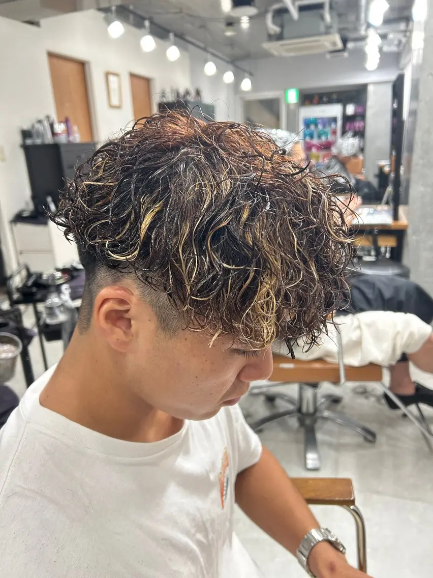 パーマ メンズ カット パーマ トリートメント ヘッドスパ ヘアセット カズキ🌼曲がる 縮毛矯正のヘアスタイル