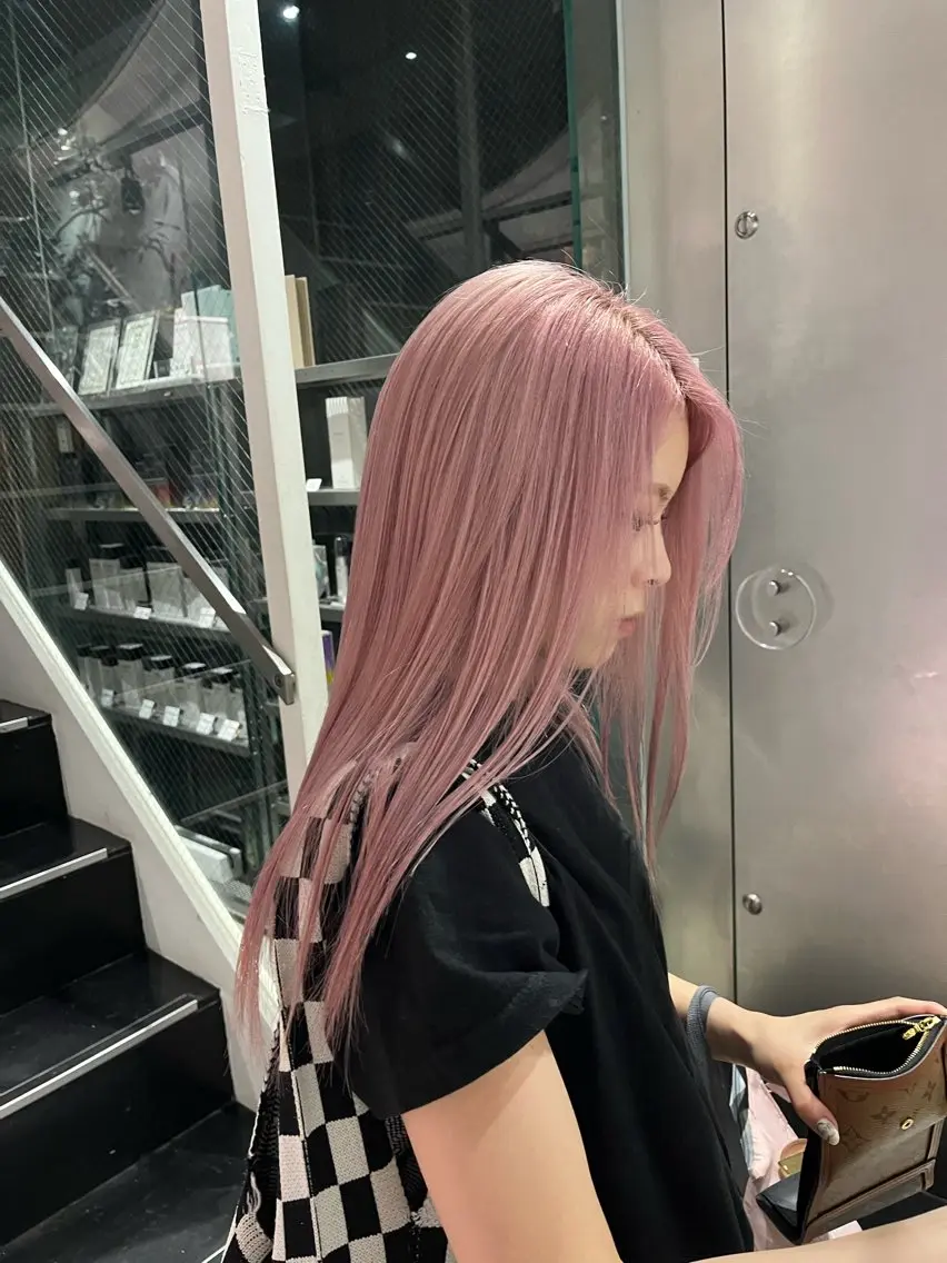 ロング カラー ブリーチ ピンクカラー ホワイトピンク mao/天神ブリーチ ハイトーンカラーのヘアスタイル