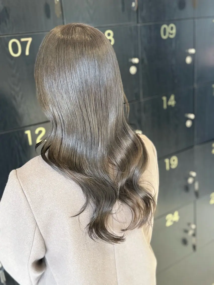 ロング 伊藤 柚奈のヘアスタイル