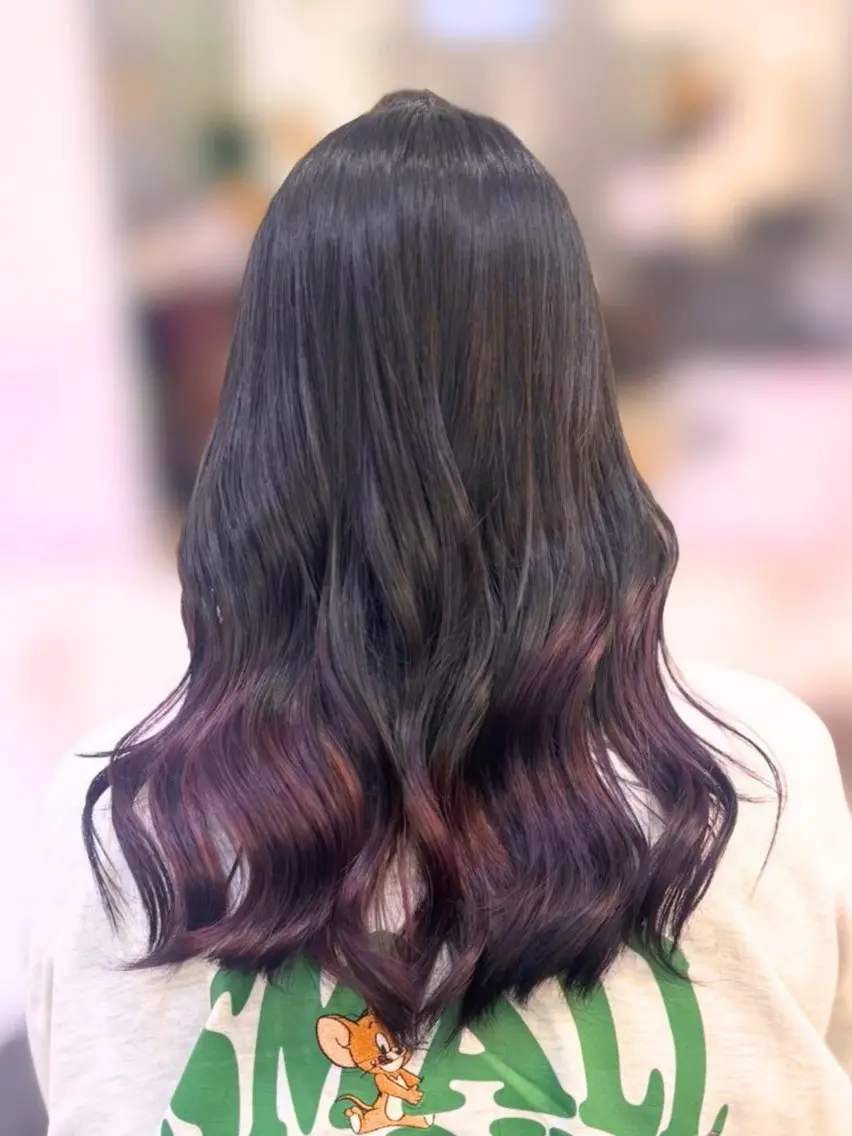 セミロング カラー ブリーチ カシス ヘアカラー The Ect Q'n🍑MOMOのヘアスタイル