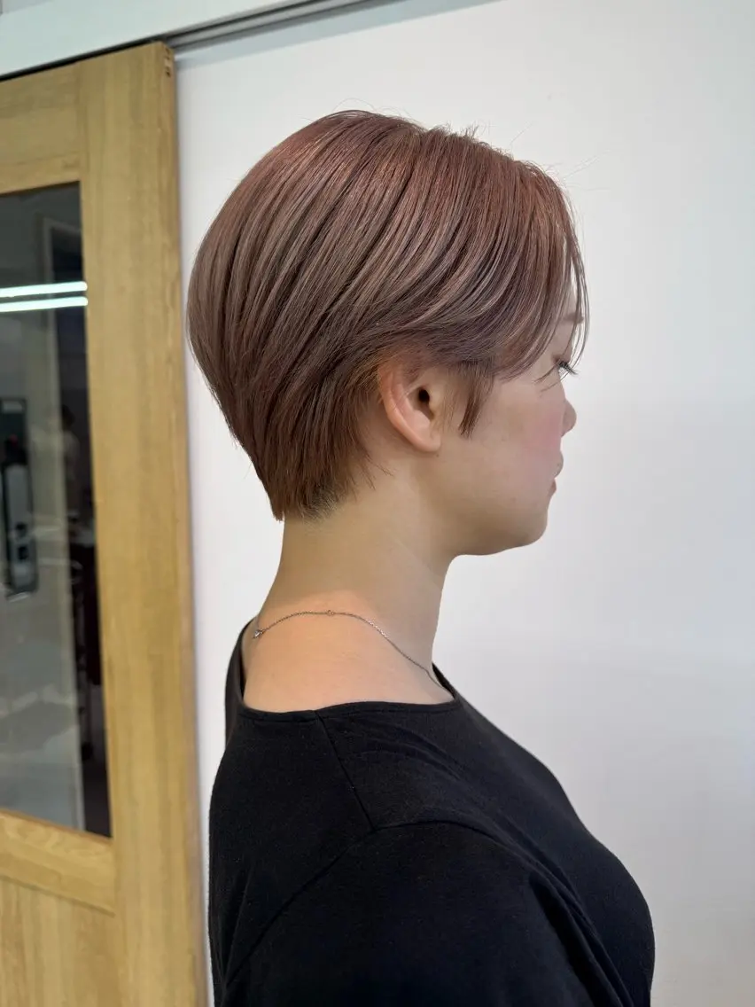 ショート カラー ブリーチ カット ヘアカラー 顔周りレイヤー /kokoro🦮のヘアスタイル