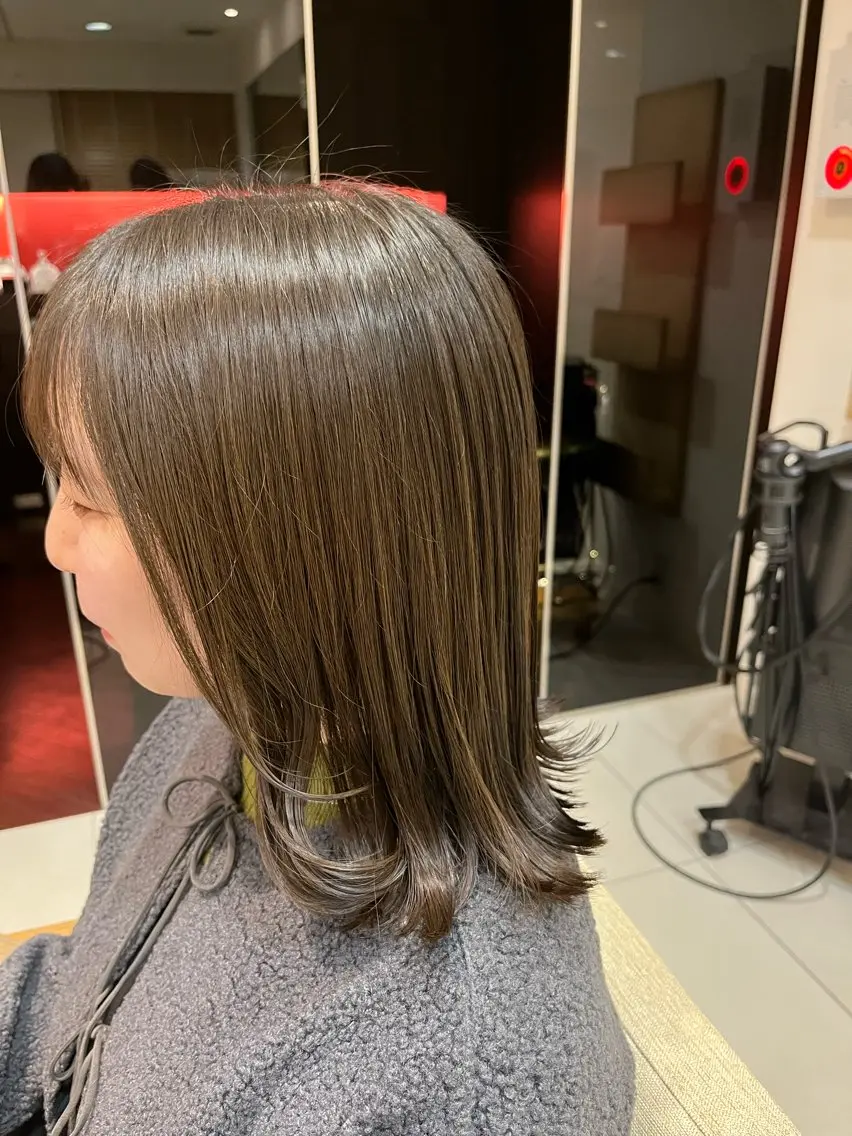 セミロング カラー グレージュ オリーブグレージュ オリーブグレー なつな/ 透明感カラーのヘアスタイル