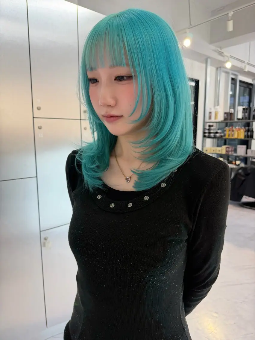セミロング カラー ベージュカラー ブリーチ ケアブリーチ デザインカラー ダブルカラー ヘアカラー トリートメント TATSUブリーチ/ ミルクティーベージュのヘアスタイル