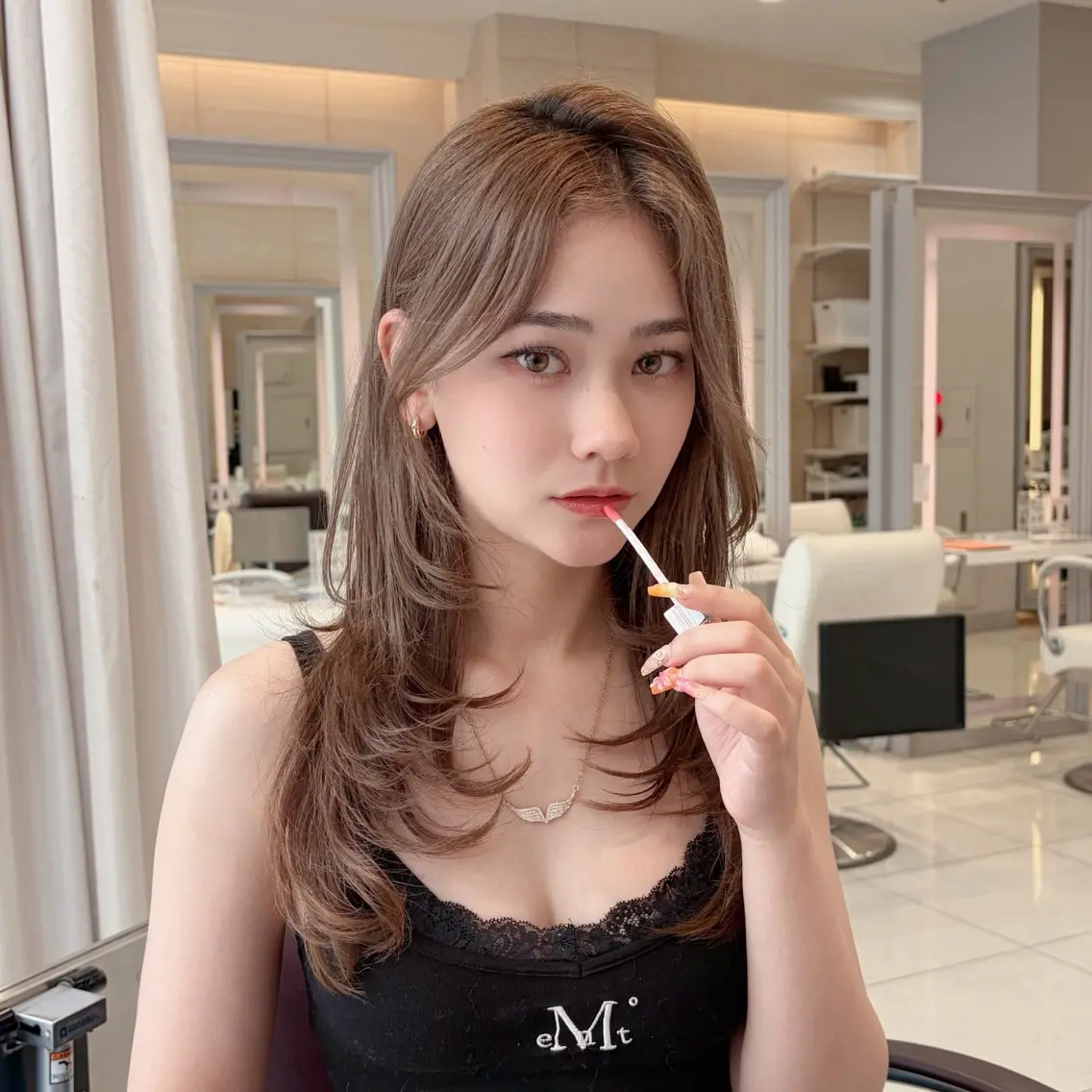 ロング 顔周りカット レイヤーカット カット ヘアカラー トリートメント 髪質改善/レイヤー ハッシュカットひなたのヘアスタイル