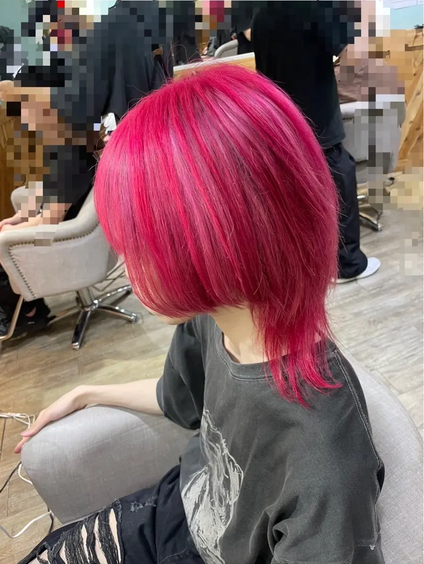ミディアム カラー セキ ユキ🦋のヘアスタイル