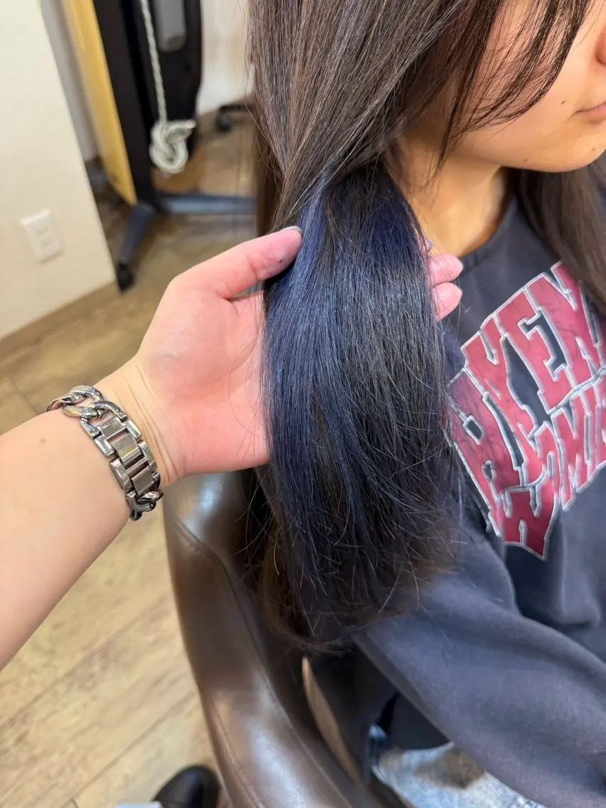 ロング ヘアカラー 杉田 花乃のヘアスタイル