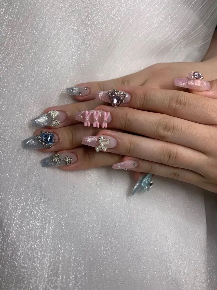 ネイル フレンチネイル ジェルネイル 韓国ネイル マグネットネイル マグネットフレンチ akina nailsのネイルデザイン