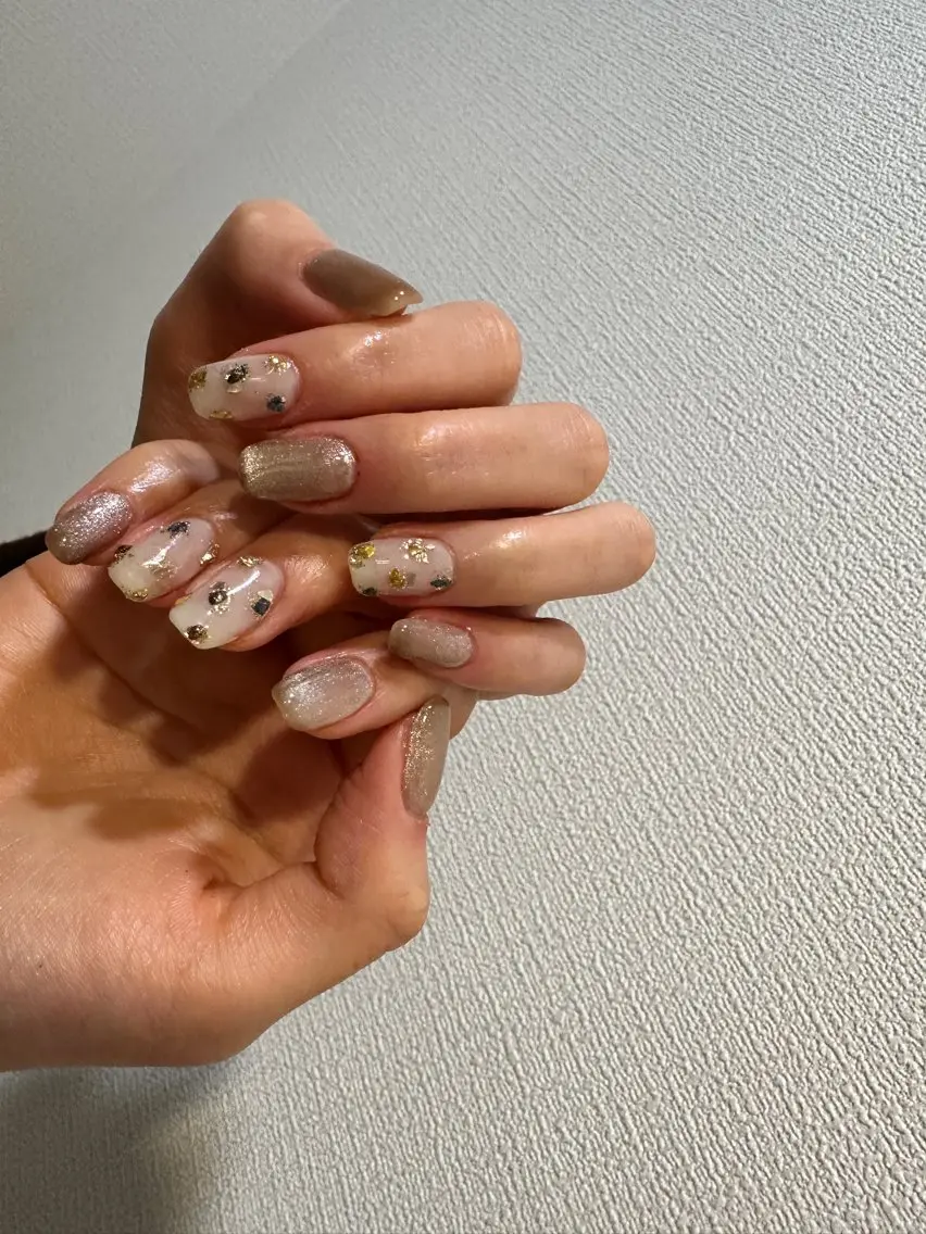 ネイル ブラウン ゴールド マグネットネイル ニュアンスネイル 春ネイル ハンドネイル private. nailsalonのネイルデザイン