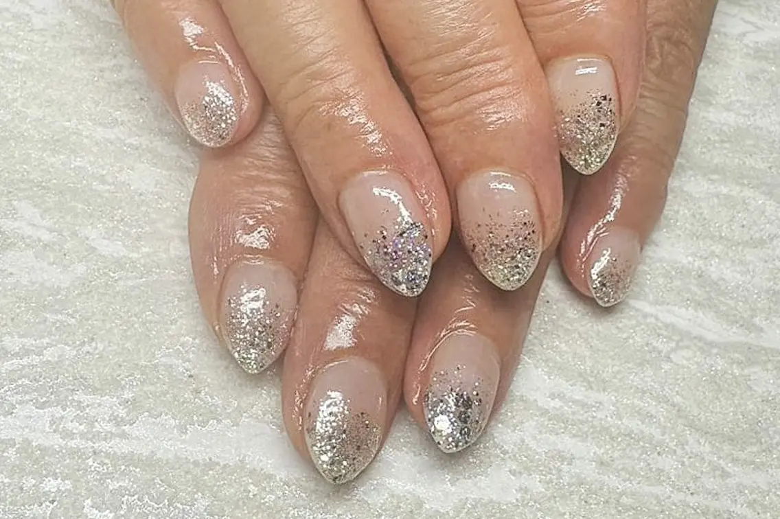 ネイル 韓国ネイル ラメ(グリッター) ニュアンスネイル ワンカラーネイル シンプルネイル ハンドネイル JULIE NAILのネイルデザイン