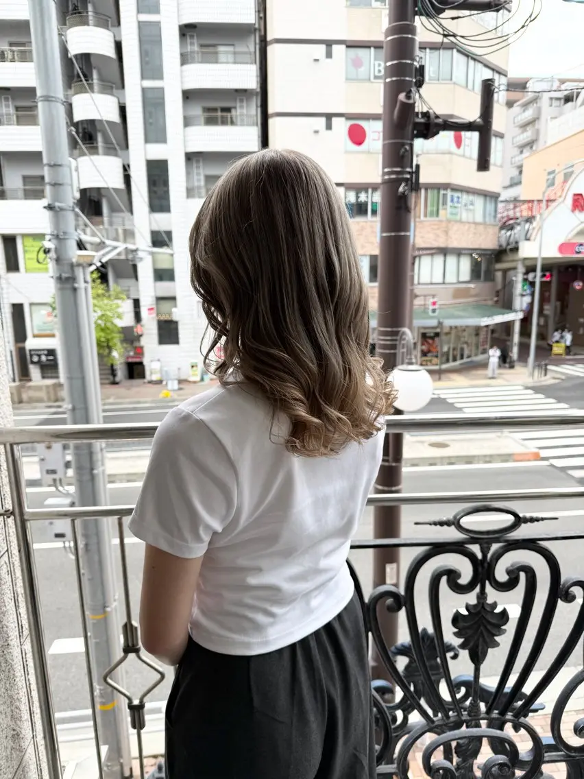 カラー アッシュ ブリーチ 透明感カラー ラベンダーカラー シルバー カット ヘアカラー ✨韓国風ブリーチ✨ 髪質改善✨ミヤタのヘアスタイル