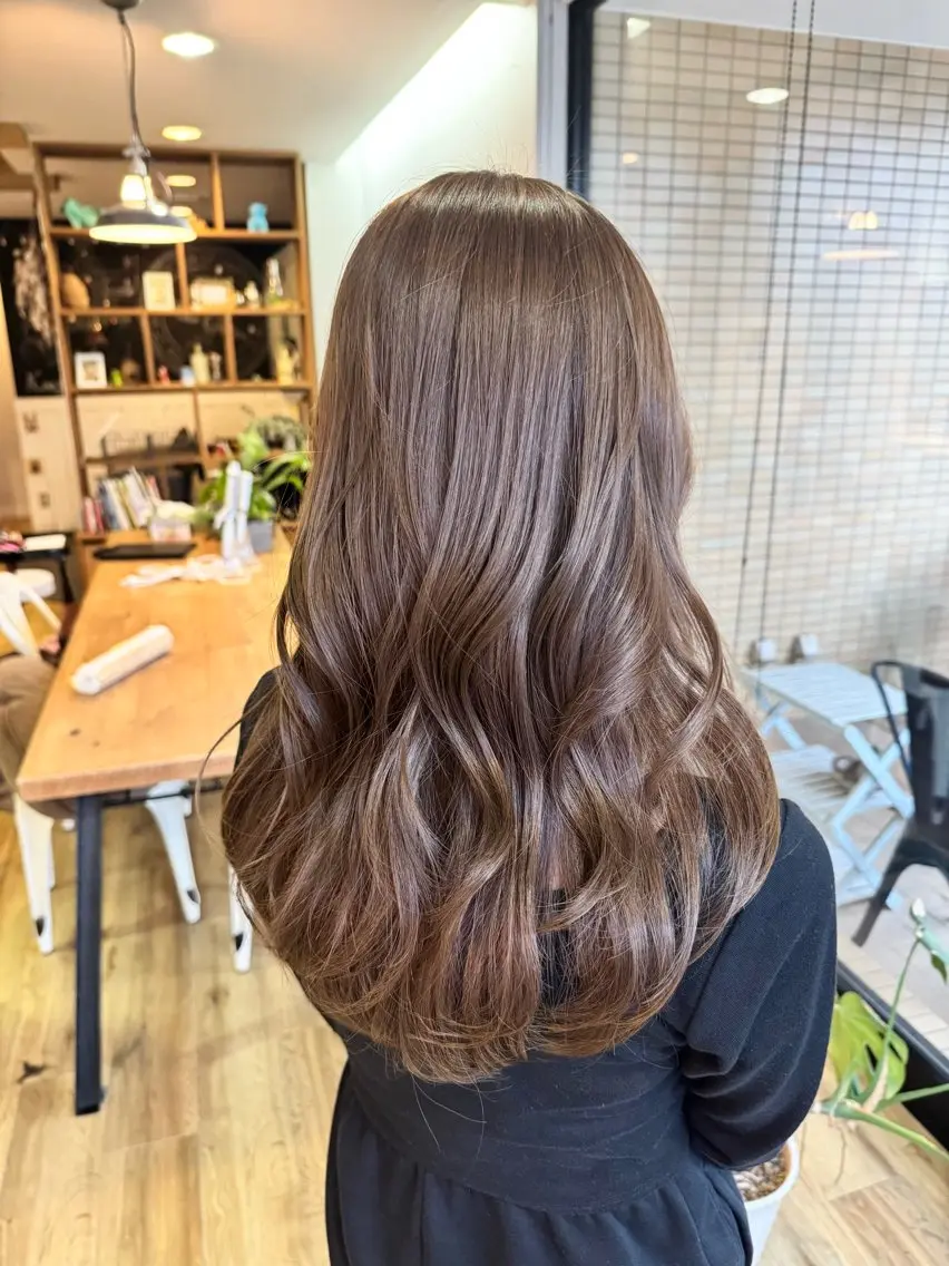 ロング カラー アッシュ アッシュブラウン ブラウンカラー カット ヘアカラー トリートメント ツキダテ ユイのヘアスタイル