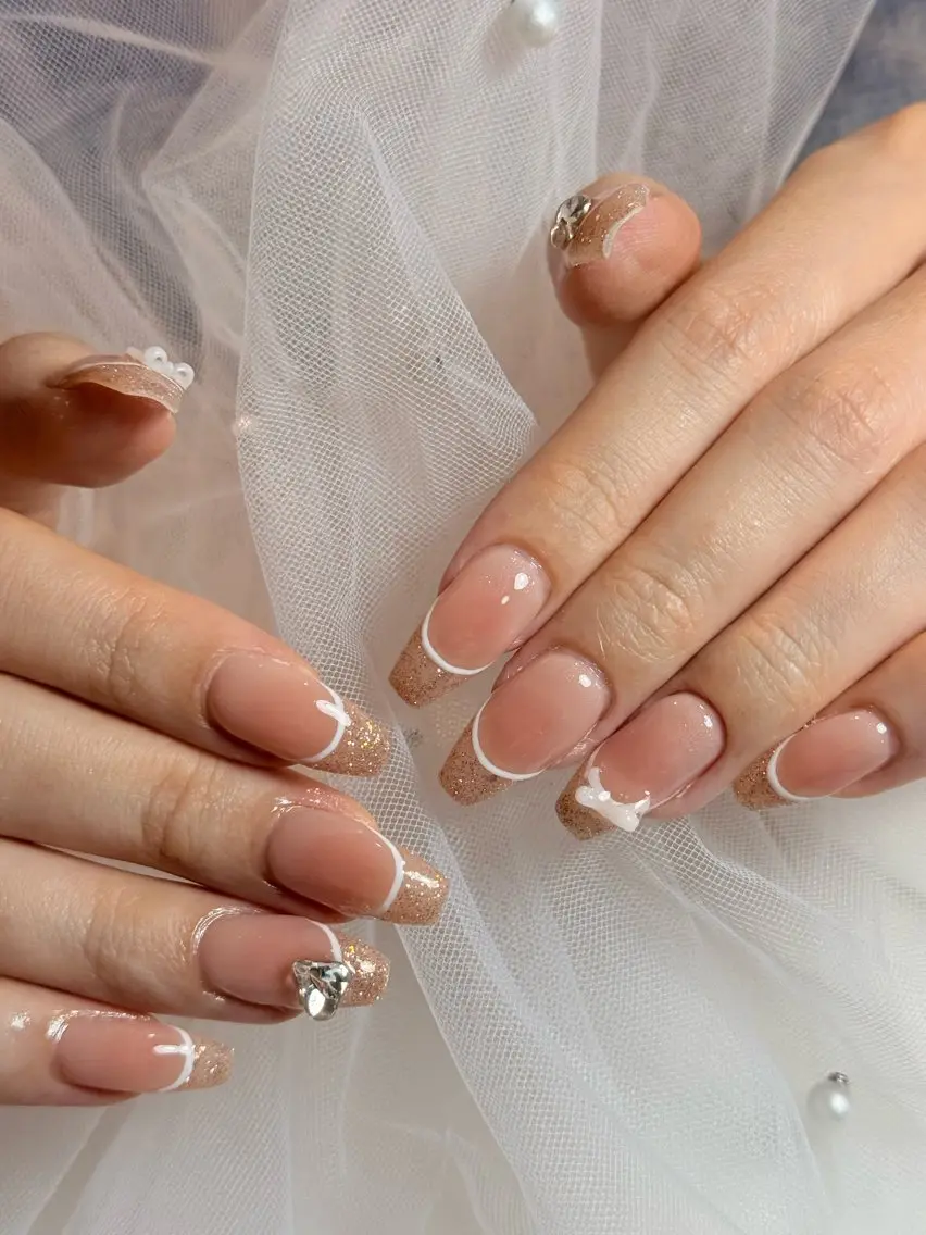 ネイル アートネイル チークネイル フレンチネイル グラデーション キラキラネイル ハンドネイル Risa_ Nailのネイルデザイン