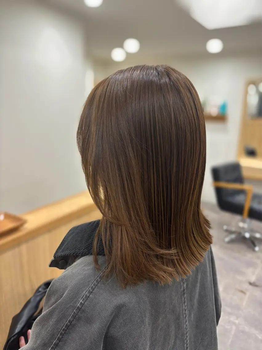 ミディアム カラー 顔まわりレイヤー 顔周りカット レイヤーカット (kakko) ayumiのヘアスタイル