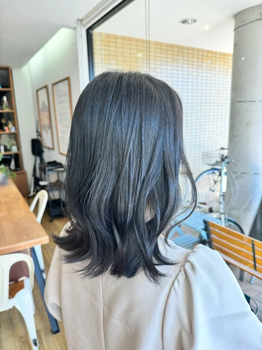 セミロング カラー ヘアカラー トリートメント ツキダテ ユイのヘアスタイル