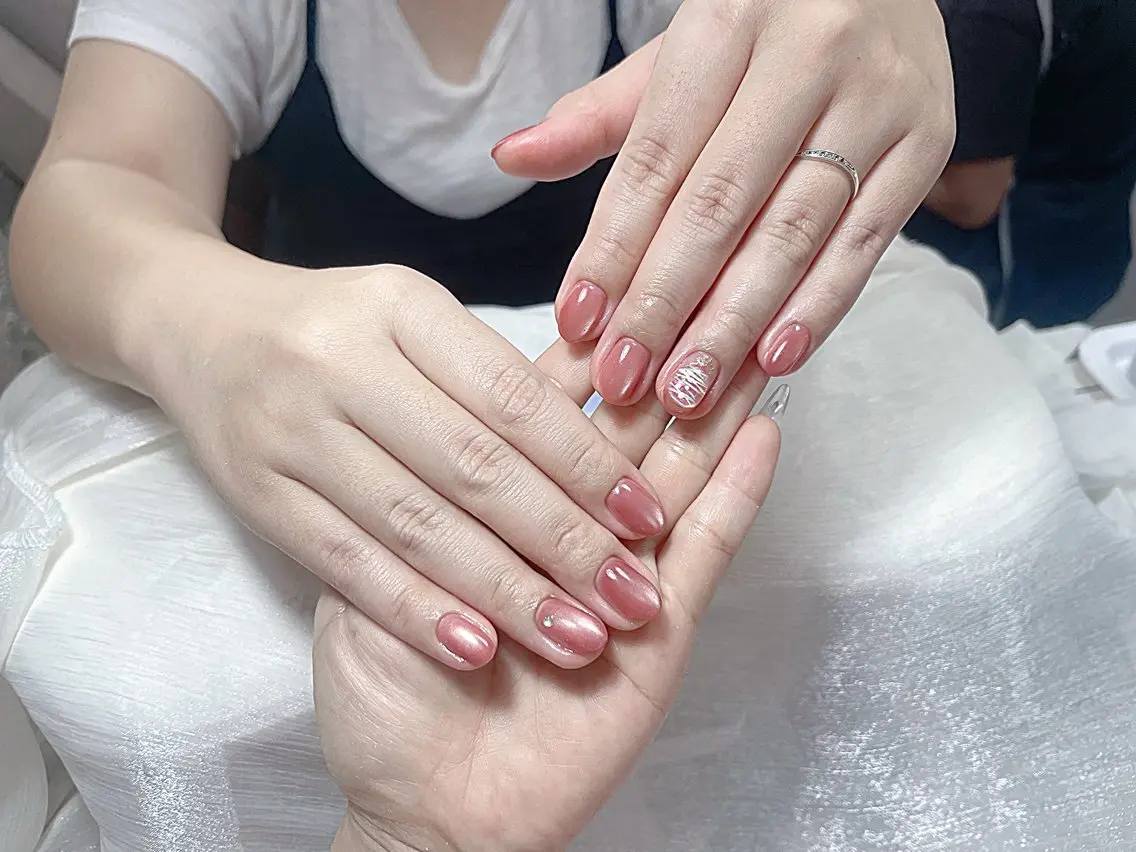 ネイル アートネイル オーロラネイル ガーリー キラキラネイル 韓国ネイル Ayumi NailSalonUのネイルデザイン