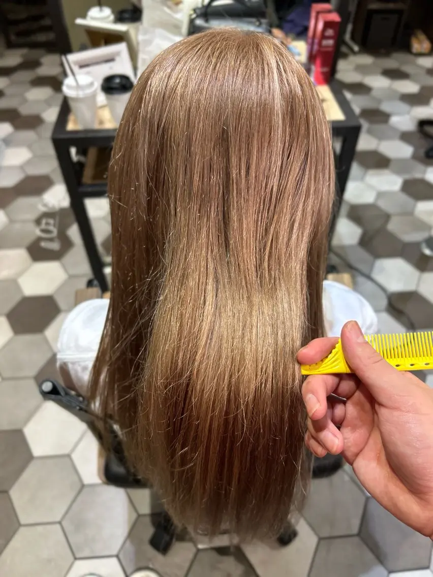 ロング カラー ベージュカラー ミルクティーベージュ ヘアカラー ハイトーン🎨/ パーマ🌀/堀江輝起のヘアスタイル