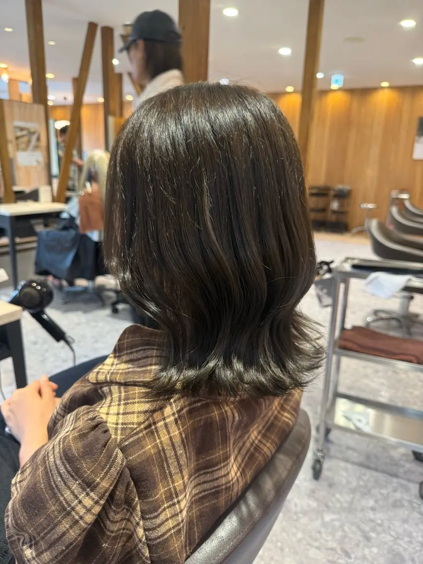 ミディアム カット ヘアカラー トリートメント 佐藤 凜華のヘアスタイル