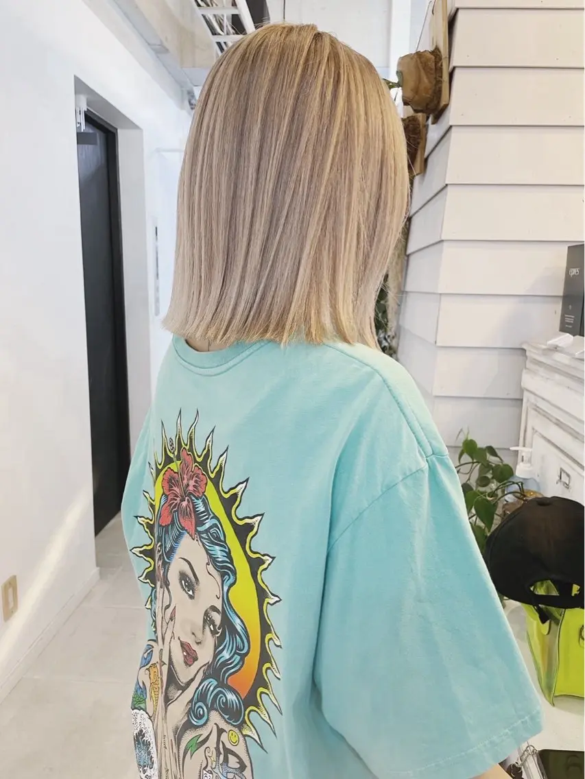 ショート カラー ベージュカラー ミルクティーベージュ ヘアカラー トリートメント GiseL 博多筑紫口店のヘアスタイル