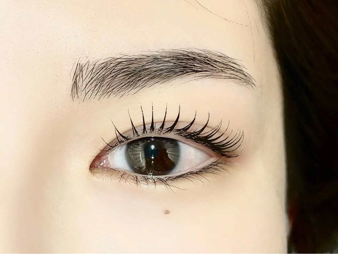 アイブロウ Eyelist 小倉 らん 🎀🖤のマツエク・マツパデザイン