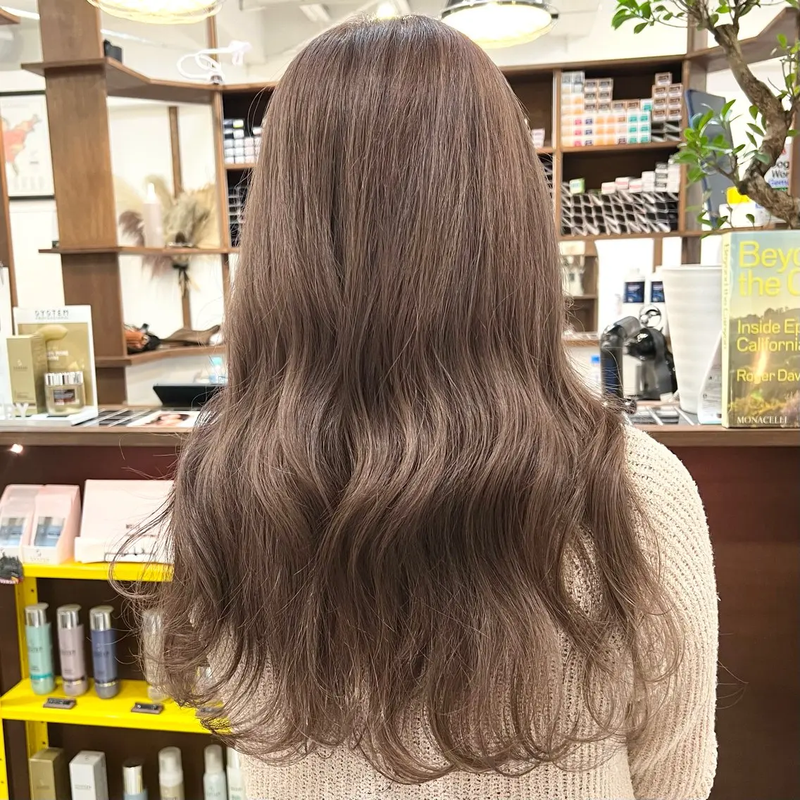 ロング カラー ブリーチ グレージュ カット ヘアカラー Ami ケアブリーチ/表参道のヘアスタイル