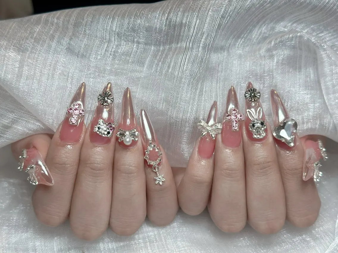 ネイル アートネイル ジェルネイル ニュアンスネイル シンプルネイル ネイルチップ ハンドネイル Nienail_ Luxeのネイルデザイン