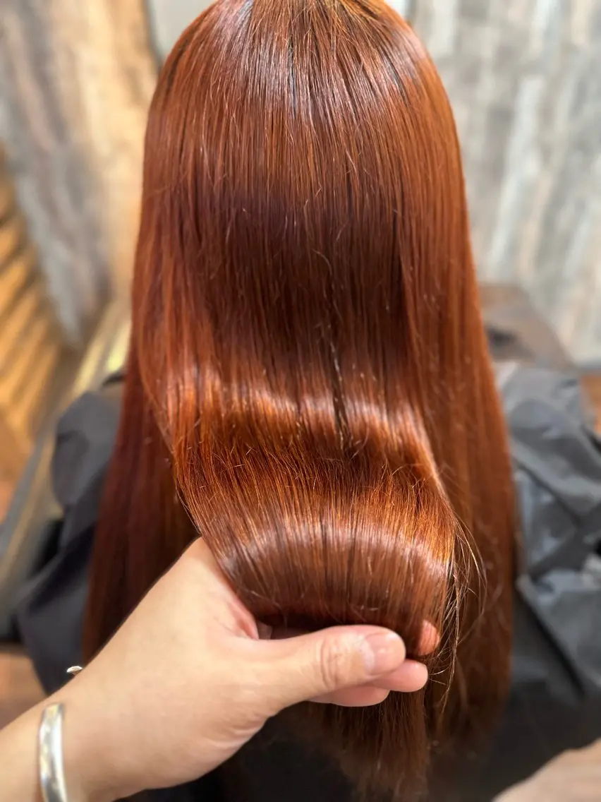 ロング カラー ブリーチ オレンジ カット ヘアカラー トリートメント Luzir⭐︎ GEN⭐︎のヘアスタイル