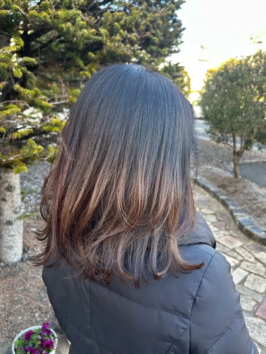 ロング レイヤーカット カット ヘアルームflat・ Rena🌼ྀིのヘアスタイル