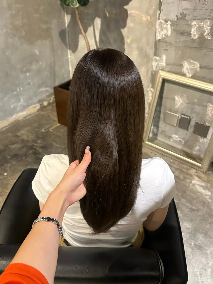 セミロング ヘアカラー ami 🪷ワンカラーのヘアスタイル