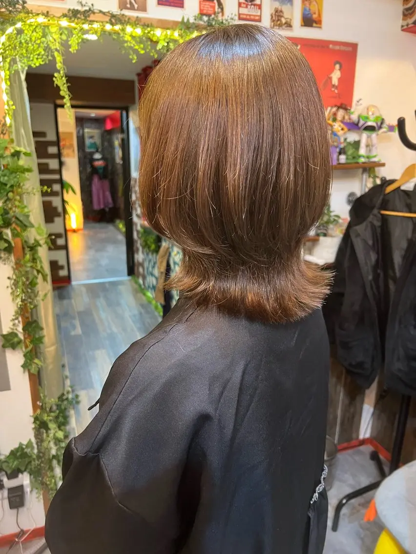 ミディアム カラー ブリーチ ブラウンカラー ブリーチなしカラー カット ヘアカラー トリートメント カラーパティシエ facce🌼ikoのヘアスタイル