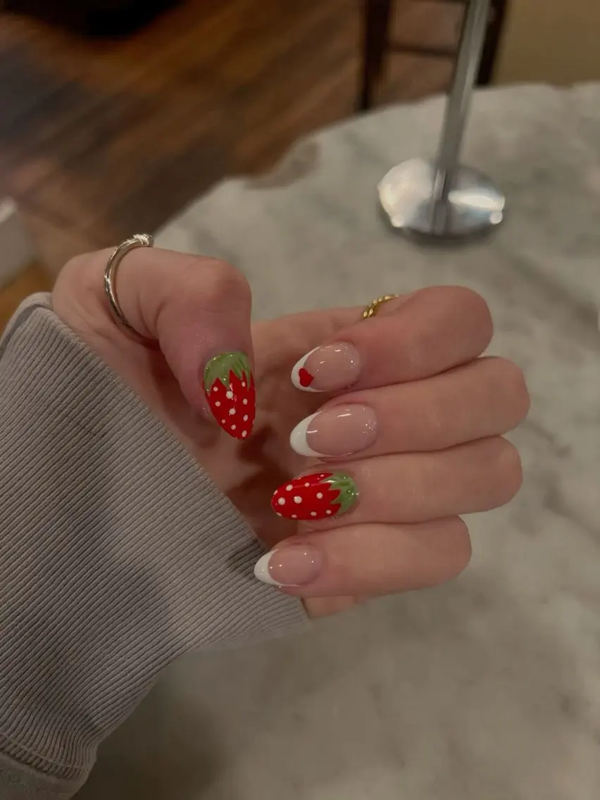 ネイル アートネイル フレンチネイル ジェルネイル グラデーション 韓国ネイル Nail Kihi アミ🌷のネイルデザイン