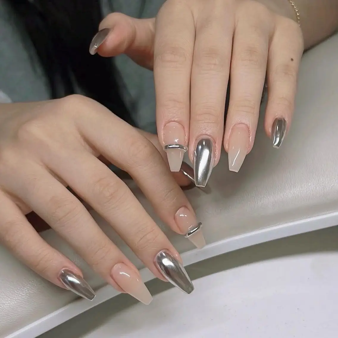 ネイル ボルドー チークネイル 長さ出し フレンチネイル ジェルネイル ハンドネイル VANI Belle Nailのネイルデザイン