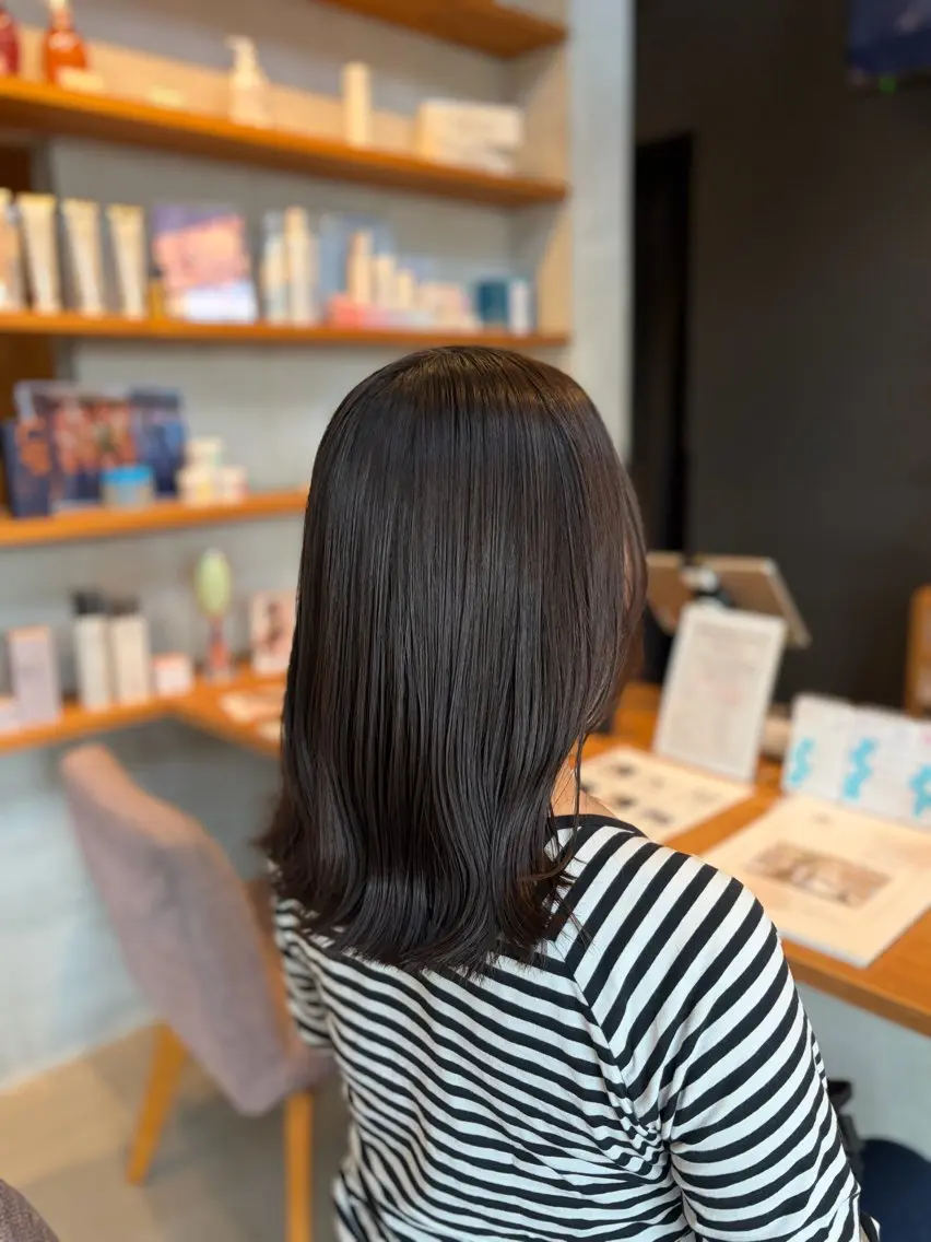 セミロング カラー ブラウンカラー 透明感カラー ラベンダーカラー ヘアカラー momoka オリーブ/ベージュのヘアスタイル