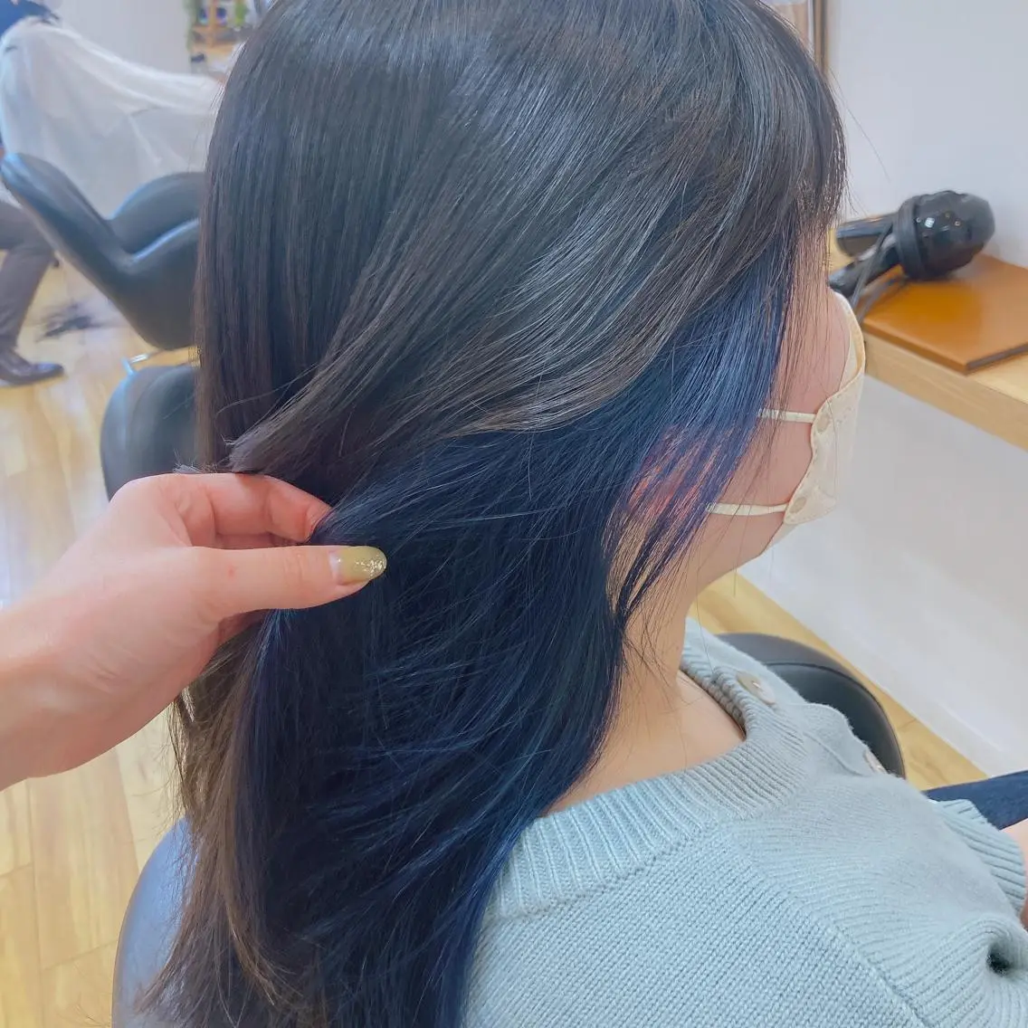 ロング カラー 神田 菜々子のヘアスタイル