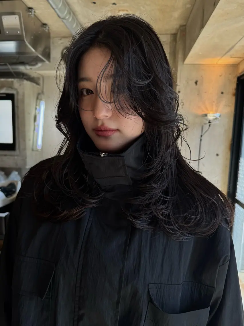 ロング カラー パーマ 切りっぱなしボブ ロングレイヤー ボブ 顔まわりレイヤー 顔周りカット カット YOKO/パーマ レイヤーカットのヘアスタイル