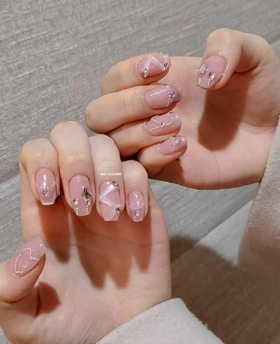 ネイル 持ち込み ニュアンスネイル ワンカラーネイル シンプルネイル 冬ネイル ハンドネイル 3dパーツ/流行り 👧shushu❤️のネイルデザイン
