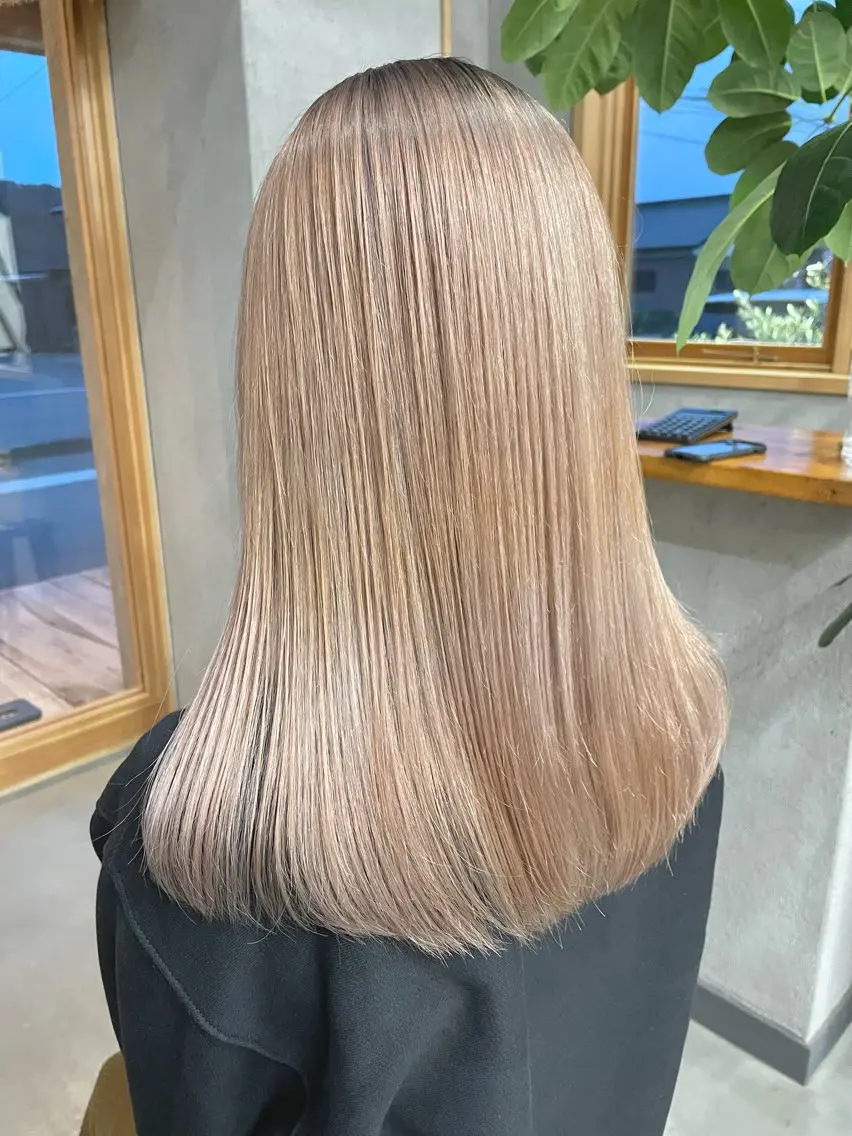 ロング カラー ブリーチ ブロンド ヘアカラー ヘッドスパ 岡田 真綾のヘアスタイル