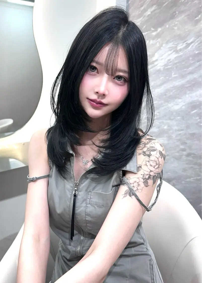 セミロング カラー ヘアアレンジ 黒髪 ブルーカラー ブルーブラック 透明感カラー グレージュ カット ヘアカラー 🖤kana韓国ヘア 艶髪カラー特化🖤のヘアスタイル