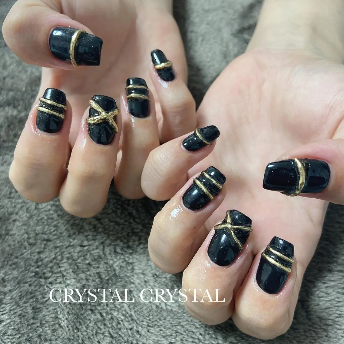 ネイル ハンドネイル LOUISE CRYSTALのネイルデザイン