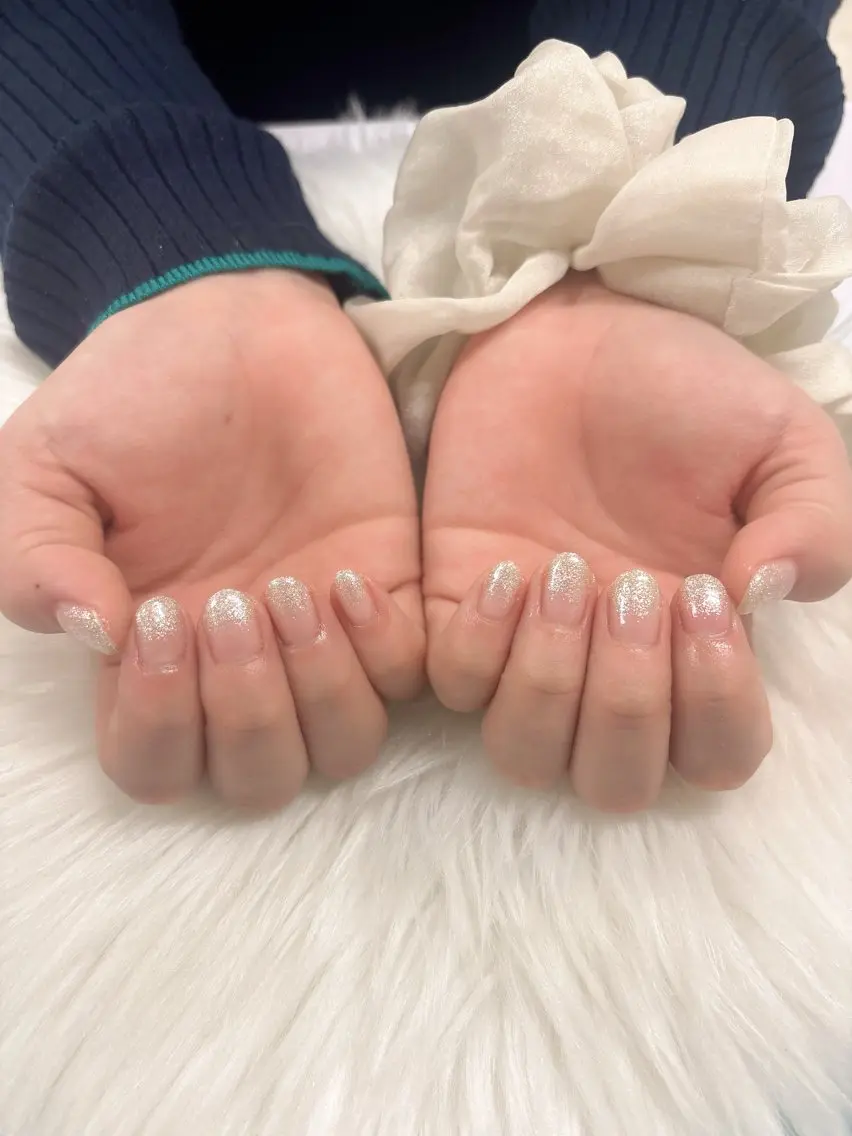 ハンドネイル ラメグラデーションの写真