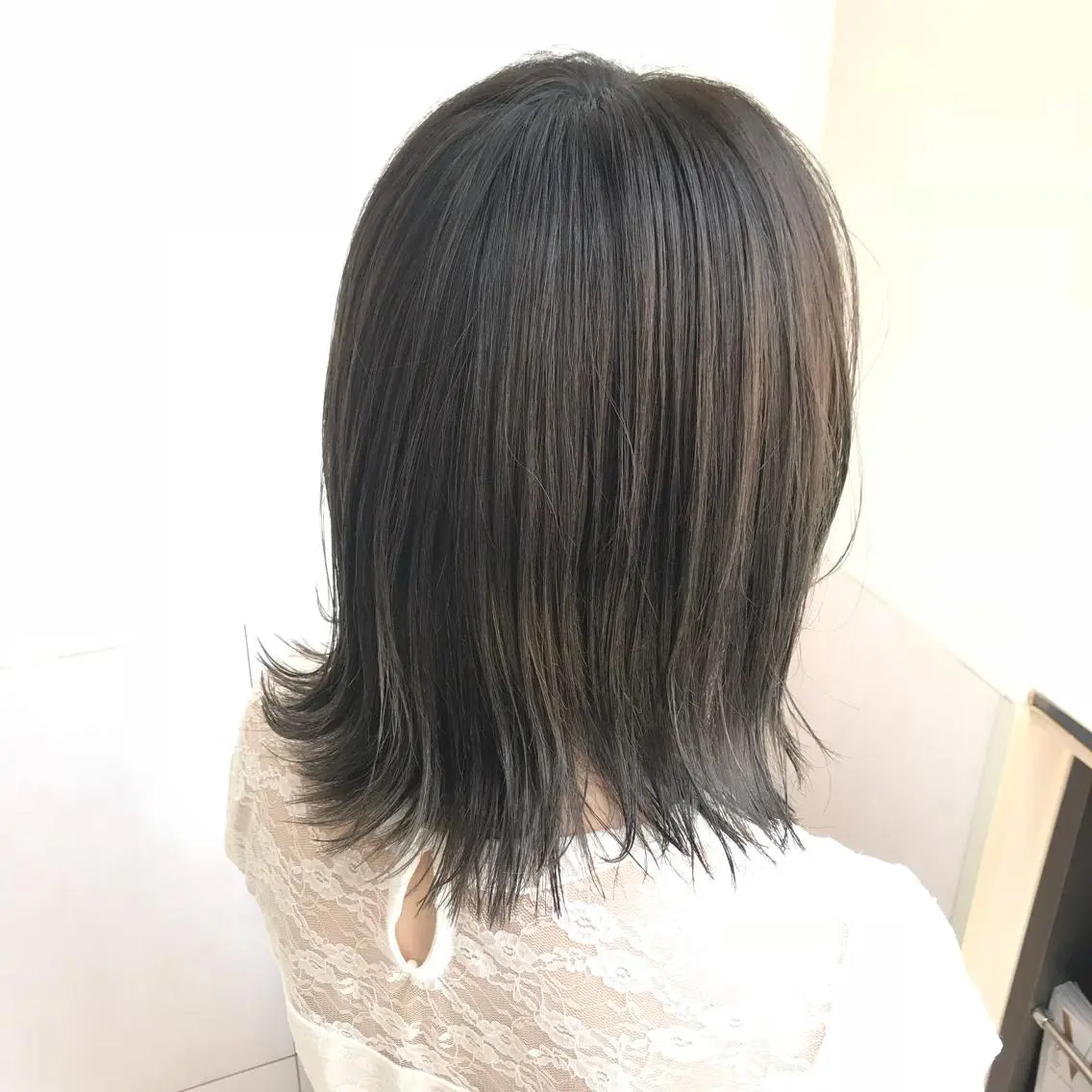 ミディアム カラー グレージュ カット ヘアカラー Oopsレイヤー 加藤澄都のヘアスタイル
