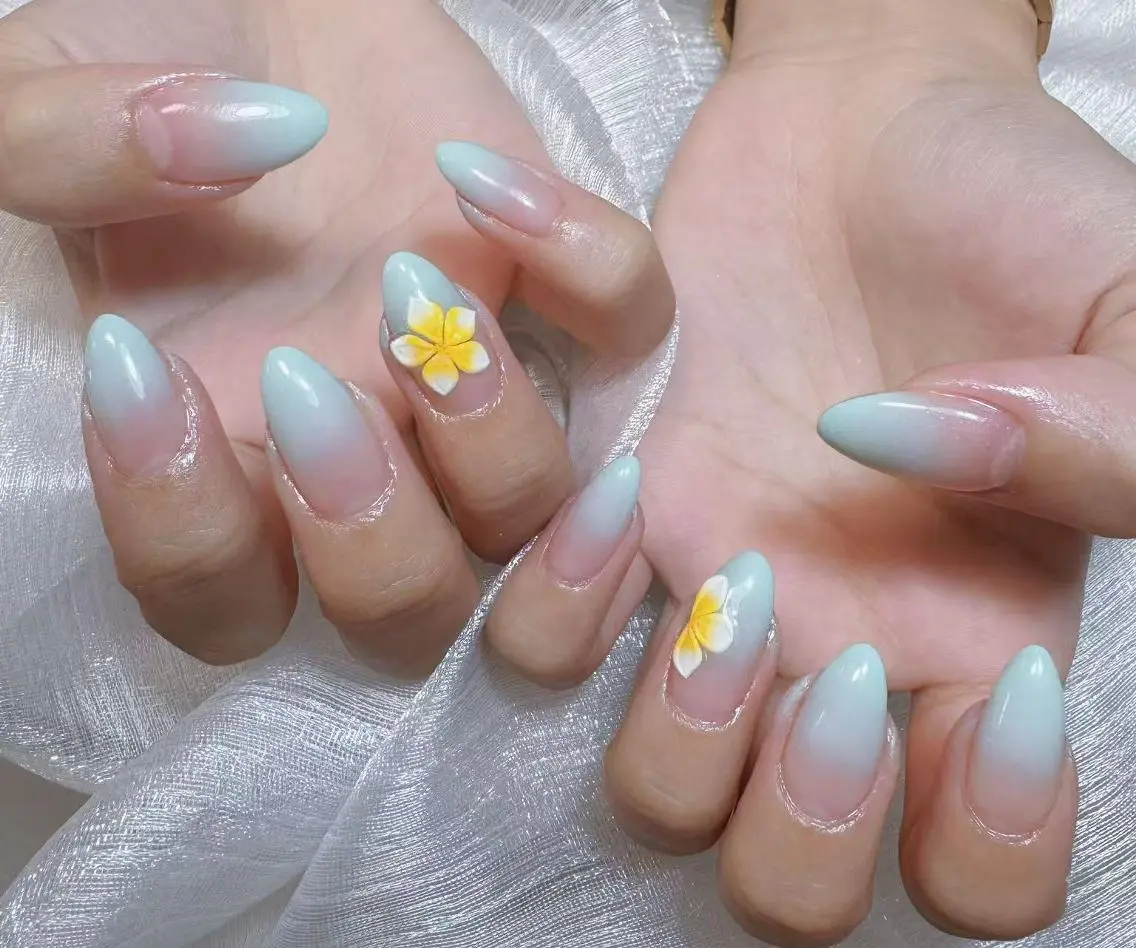 ネイル 長さ出し フレンチネイル 韓国ネイル マグネットネイル 持ち込み ハンドネイル ハンドケア The  Nail 新大久保店のネイルデザイン