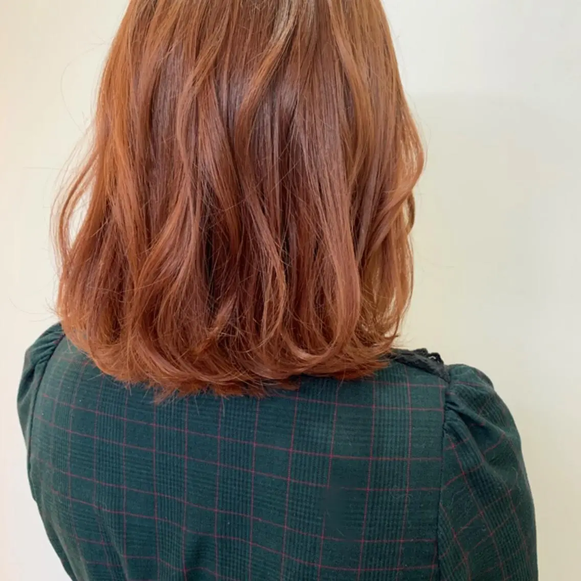 ミディアム カラー ヘアアレンジ オレンジ レッドカラー yuka .のヘアスタイル