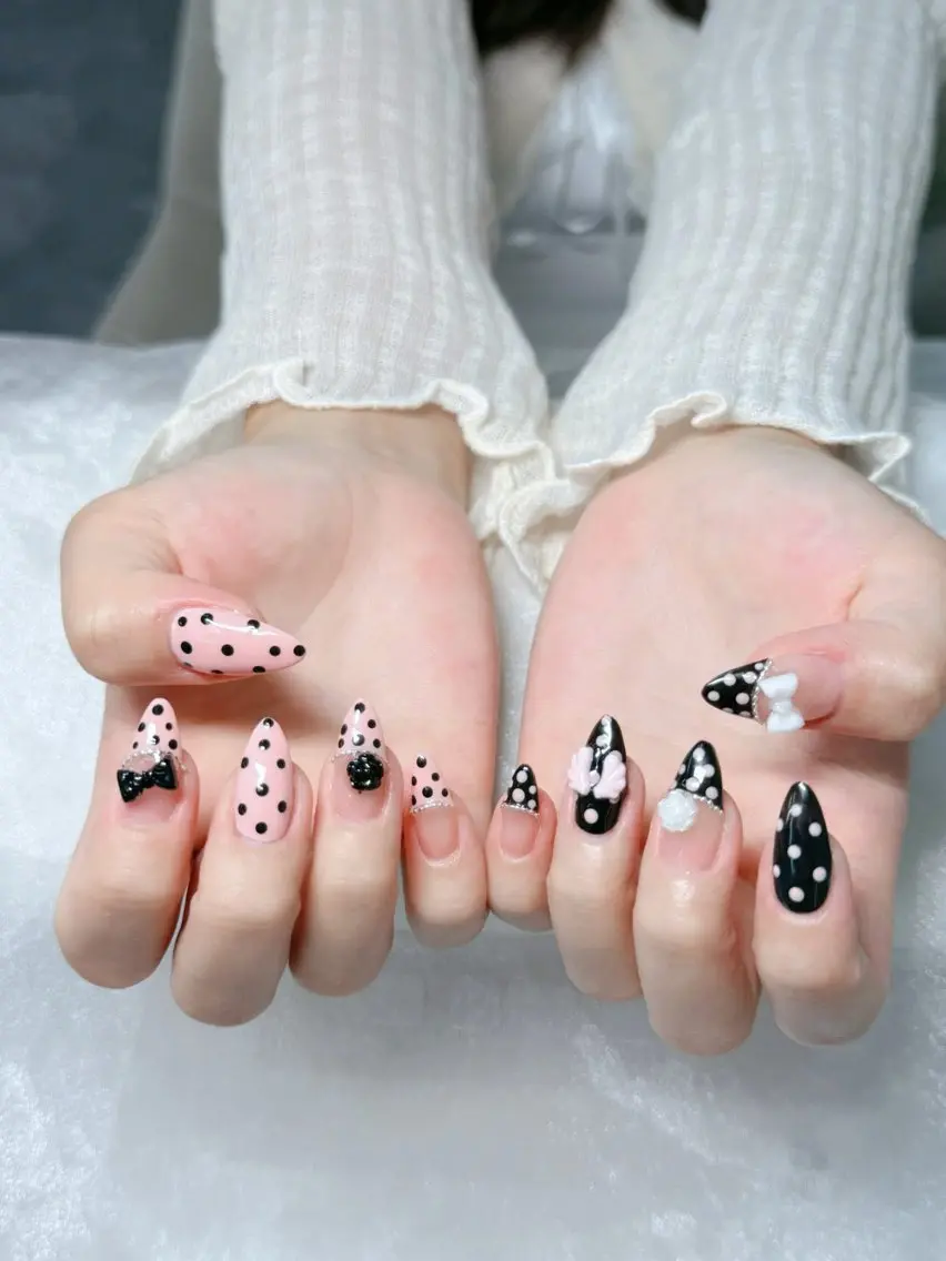 ネイル ジェルネイル マグネットネイル ニュアンスネイル パラジェル 夏ネイル ハンドネイル GOHOUBI Nail 心斎橋店のネイルデザイン
