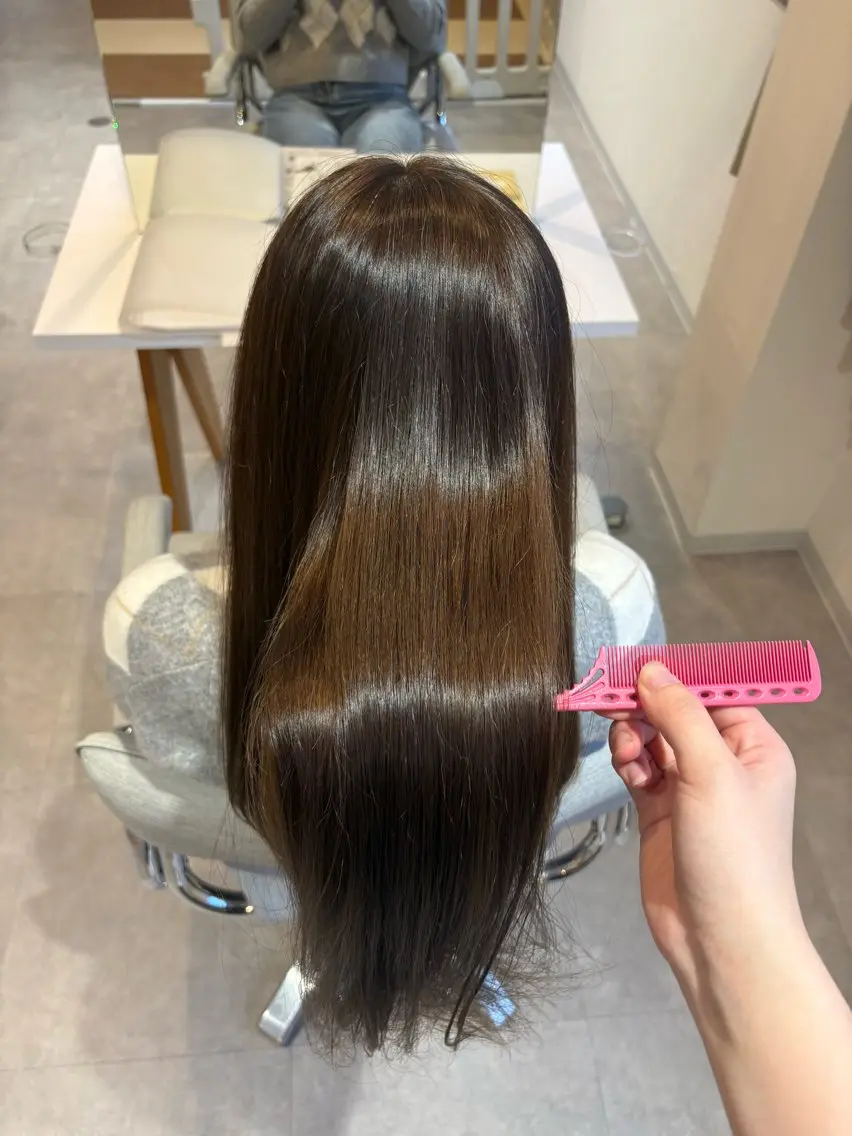 ロング カラー ブリーチ ブリーチなしカラー 岩本 亜美のヘアスタイル