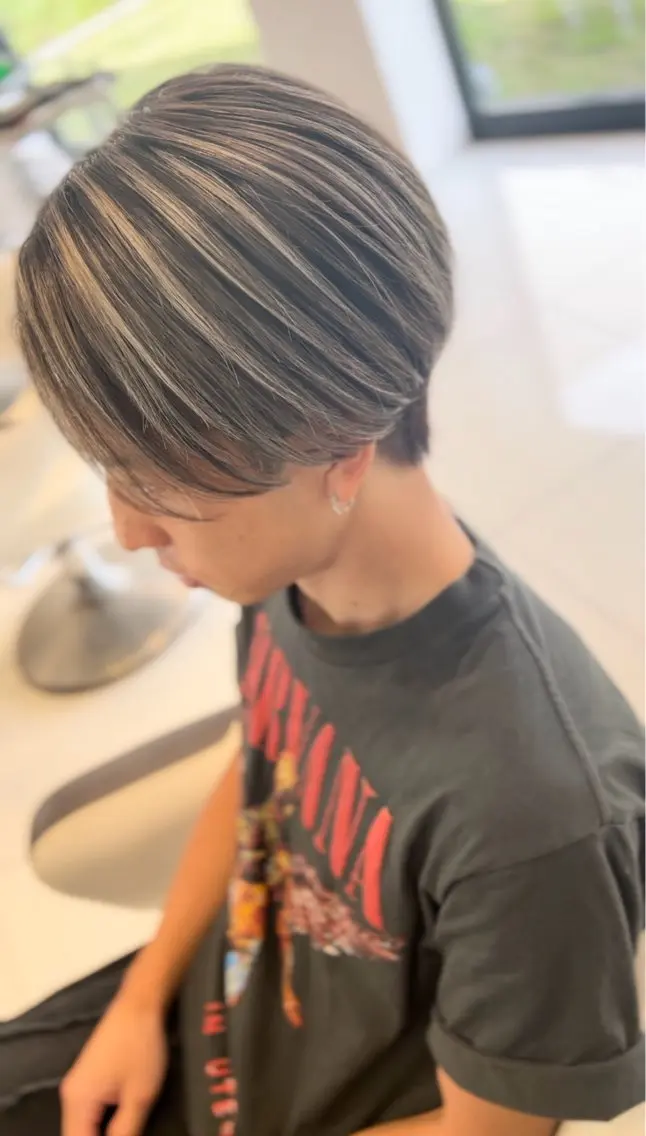 ショート ハイライト earth甲府昭和店 東 允のヘアスタイル