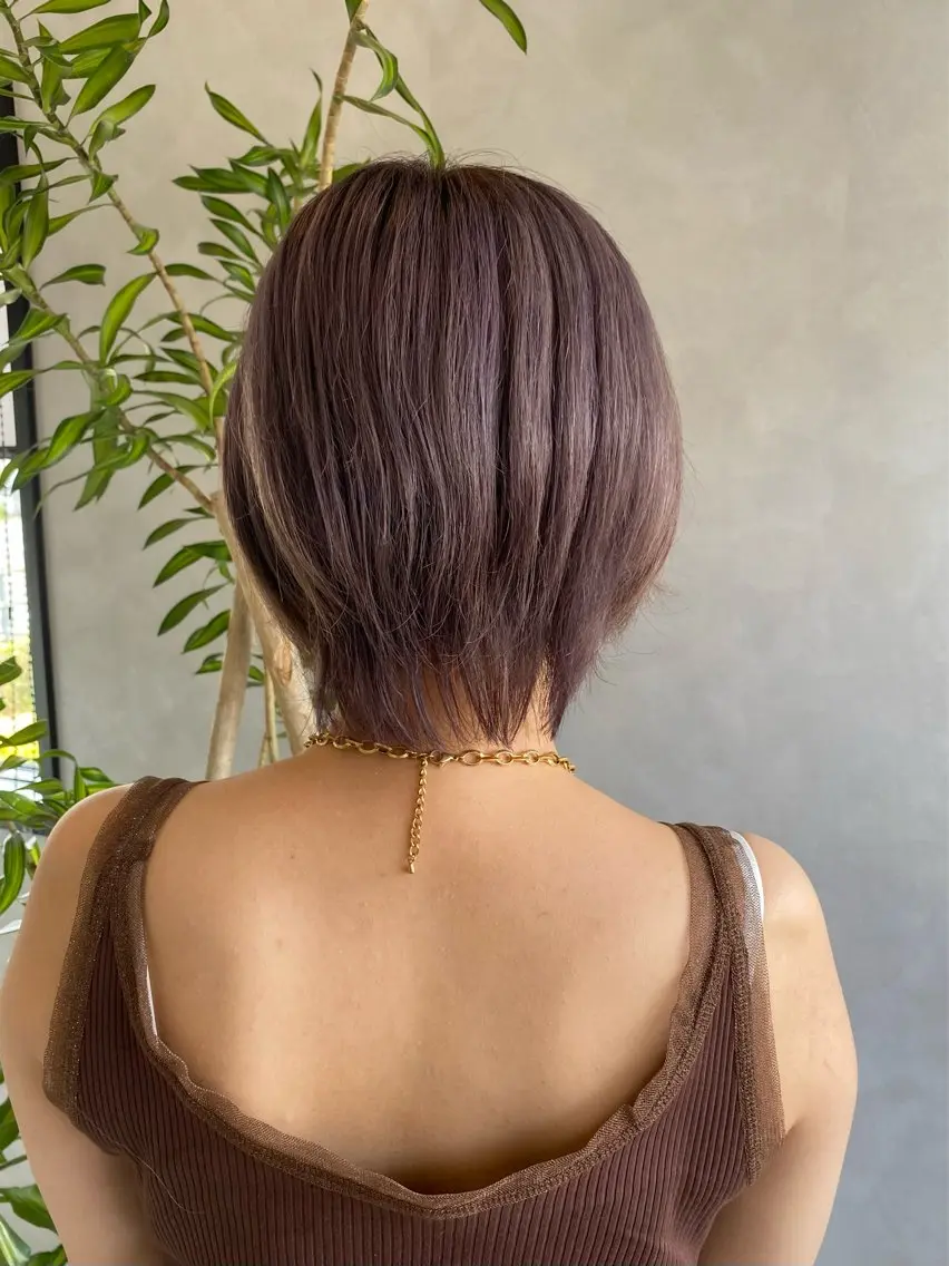 ショート カラー 白井 音羽のヘアスタイル