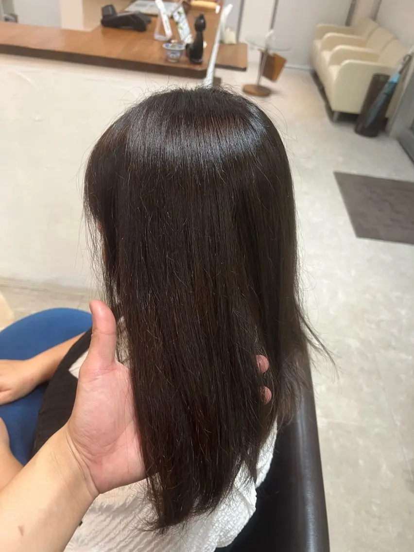 ミディアム カラー 根本 柊のヘアスタイル
