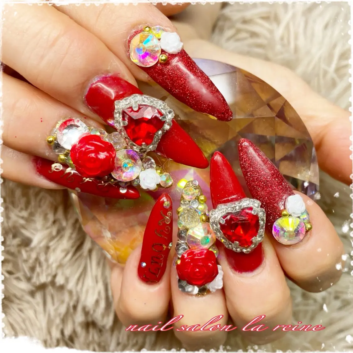 ネイル 赤色 ハンドネイル nail salon la reineのネイルデザイン