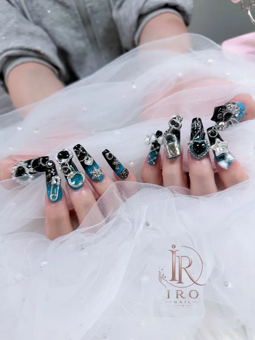 ネイル ハンドネイル IRO Nail Studioのネイルデザイン